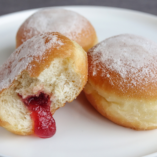 Hand poured 100% Natural Soy Candle | Hot Jam Doughnut | Medium Candle