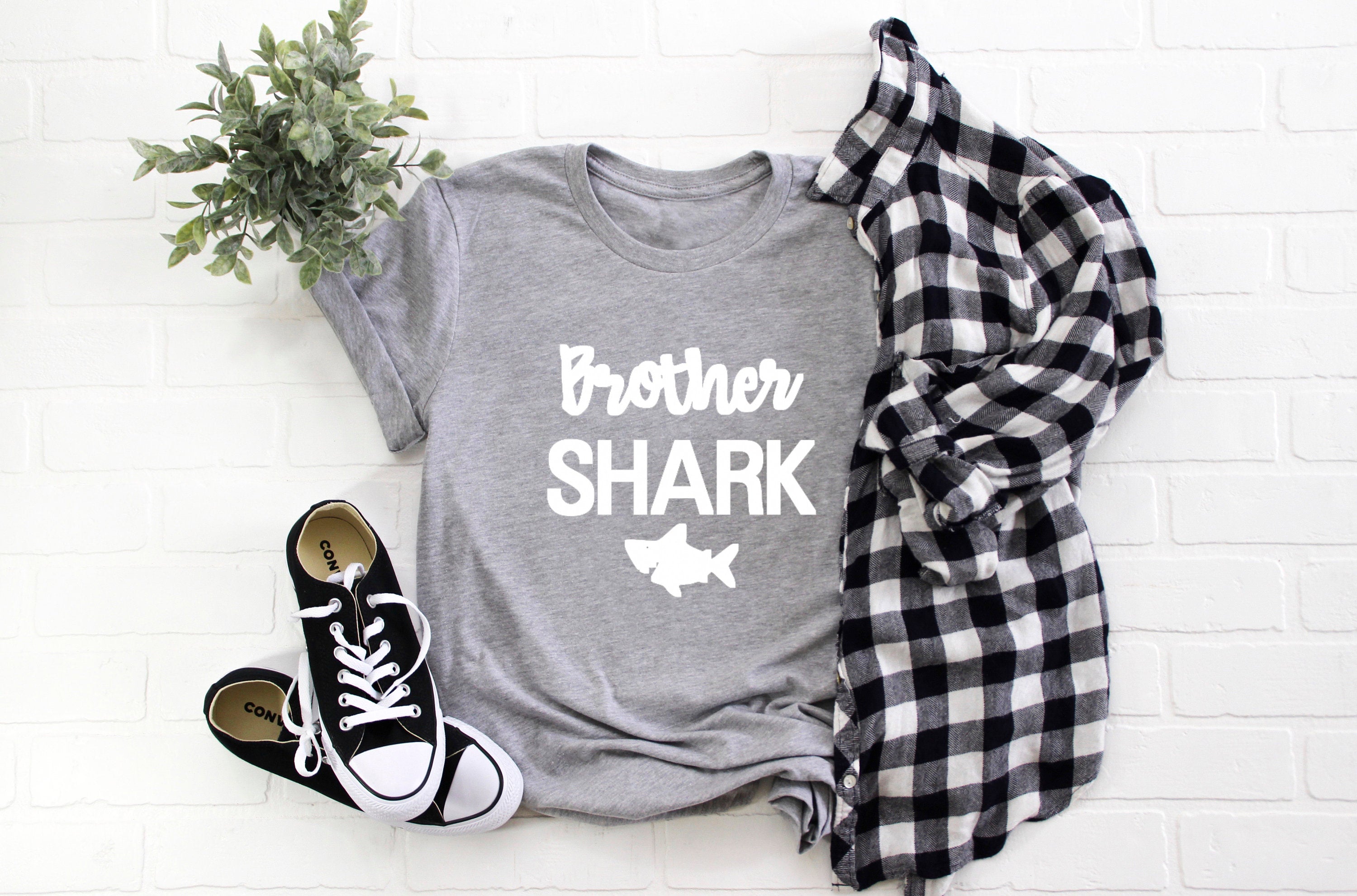 Family "Daddy Shark/ Mummy Shark/ Sister Shark/ Brother Shark/ Baby Shark" T-Shirt/ Romper
