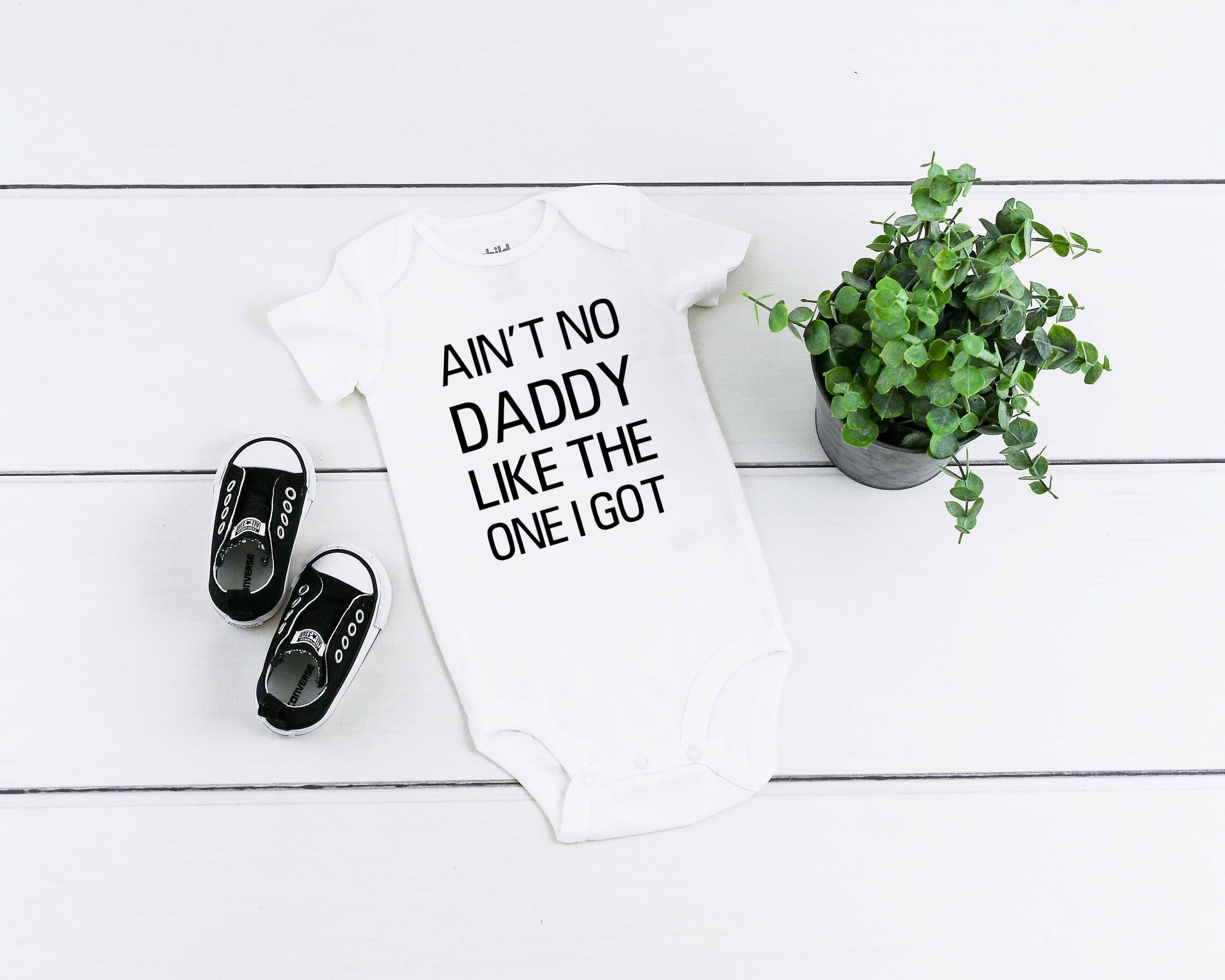 Kid's/ Baby "Ain't No Daddy Like The One I Got" T-Shirt/ Romper